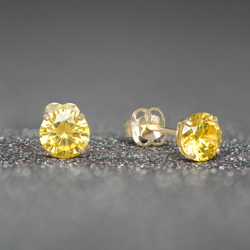 9ct Gold November Birthstone Stud Earrings for Women Girls. Yellow. Hypoallergenic Jewellery For Women